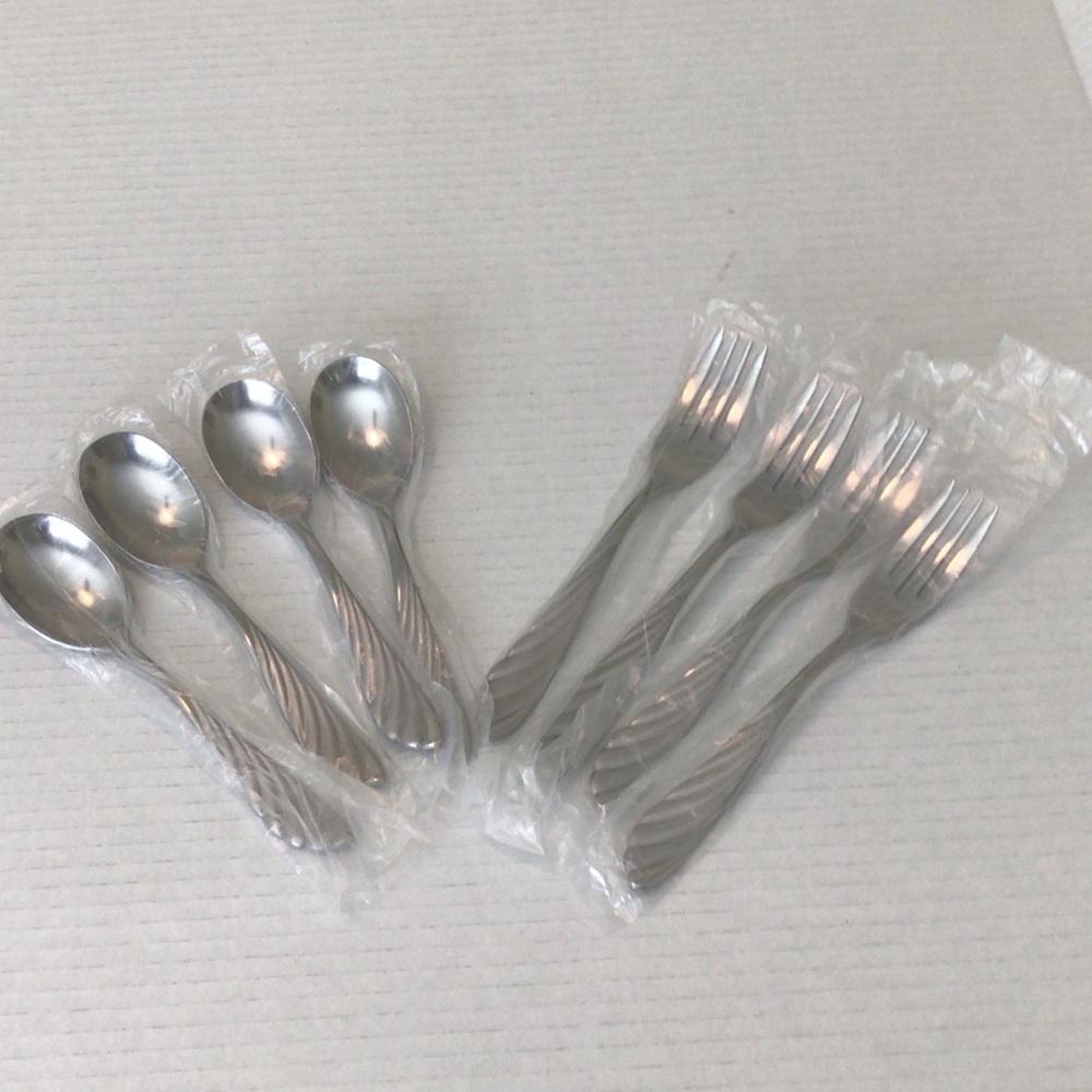 Cuisinart Silver Dinnerware Set